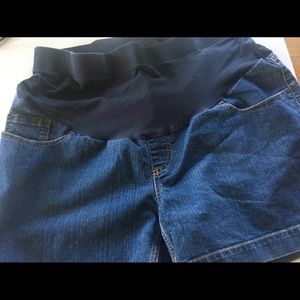 Motherhood Maternity Shorts 1x